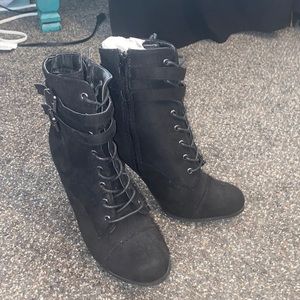 Cute high heeled booties.